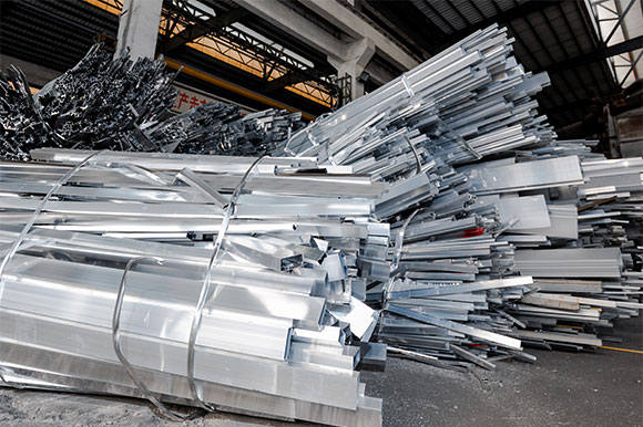 Packed scrap aluminum